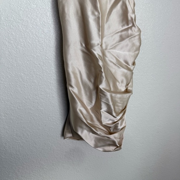 The Sei Cream Cut Out Ruched Dress SZ 4 w/tags - Picture 10 of 16